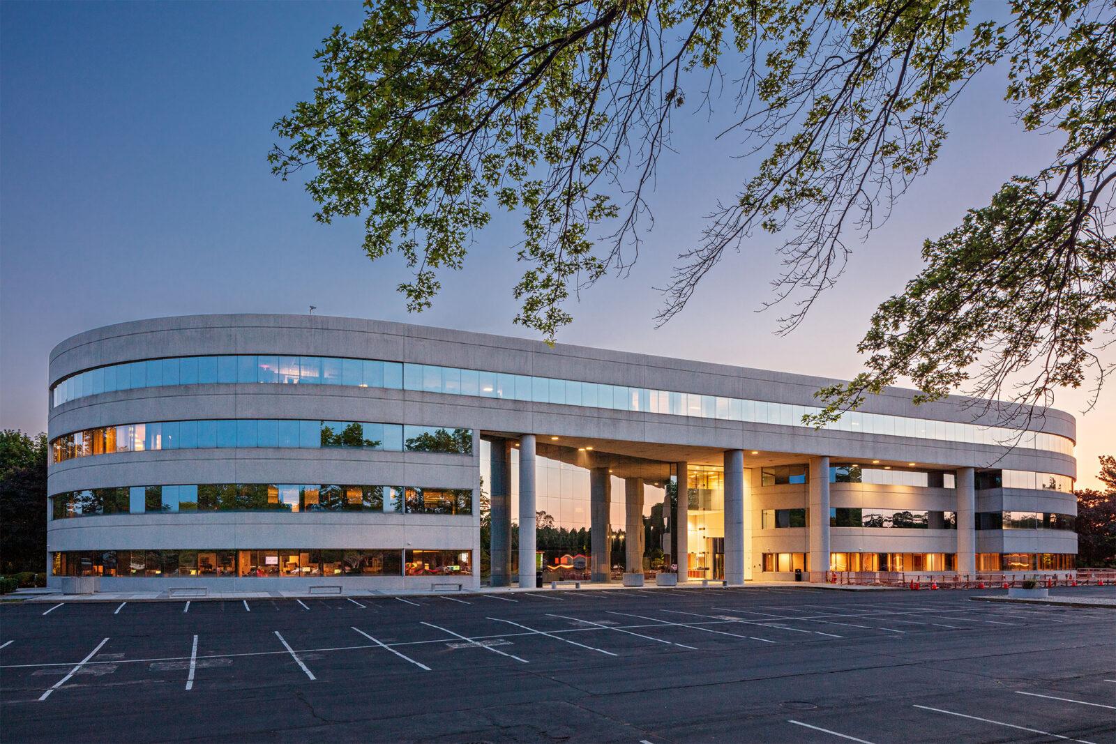 395 N Service Road Facade